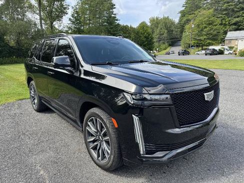 Used 2021 Cadillac Escalade Sport Platinum AWD/4WD image 3