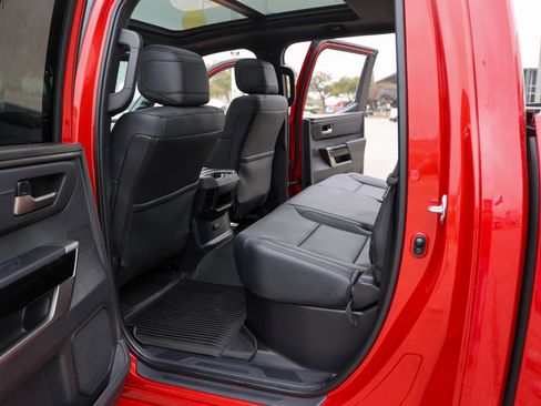 Used 2025 Toyota Tundra Limited image 39