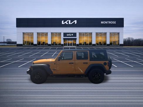 Used 2021 Jeep Wrangler Unlimited Sport AWD/4WD image 9