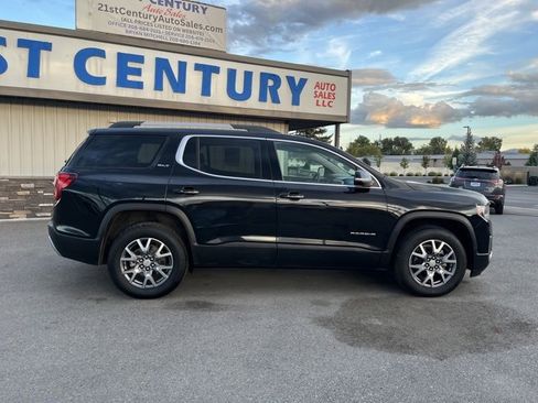 Used 2023 GMC Acadia SLT image 15