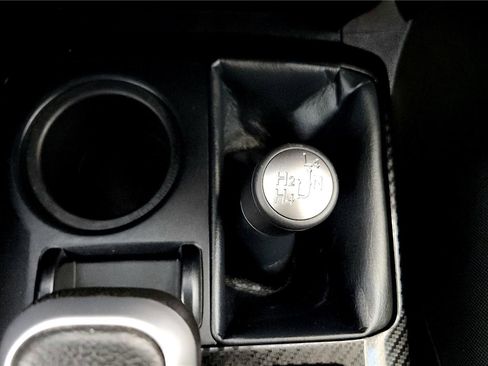 Certified 2024 Toyota 4Runner TRD Off-Road image 33