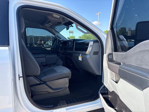 Used 2024 Ford F250 XLT w/ FX4 Off-Road Package AWD/4WD image 10