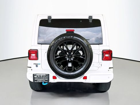 Used 2021 Jeep Wrangler Unlimited Sahara AWD/4WD image 6
