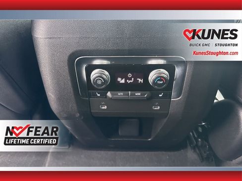 Used 2023 GMC Yukon SLT image 34