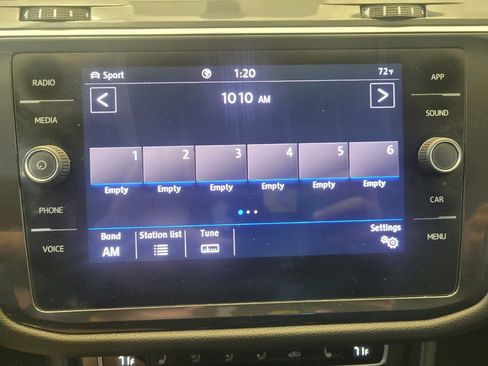 Used 2020 Volkswagen Tiguan SE AWD/4WD image 25