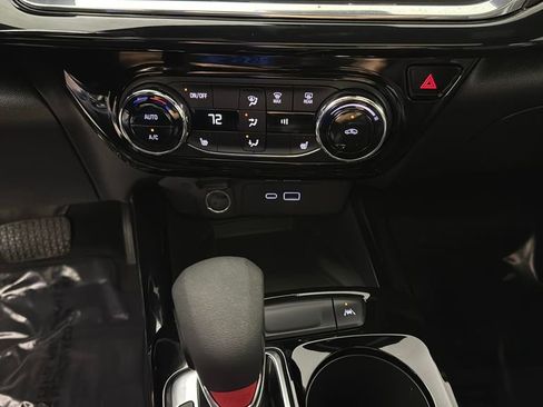 Certified 2024 Chevrolet Trax RS w/ Sunroof Package image 21