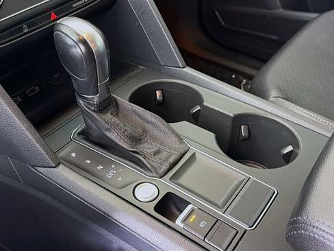 Used 2019 Volkswagen Atlas SE FWD image 17