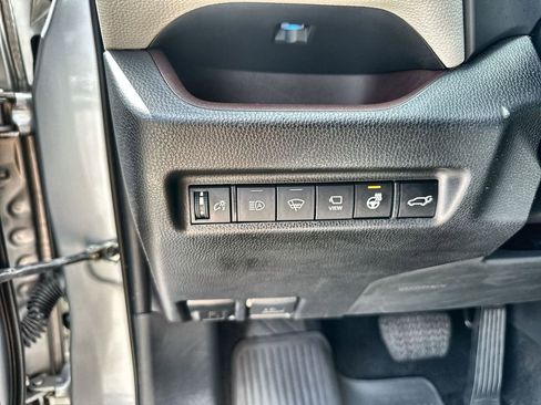 Used 2022 Toyota RAV4 Limited AWD/4WD image 18