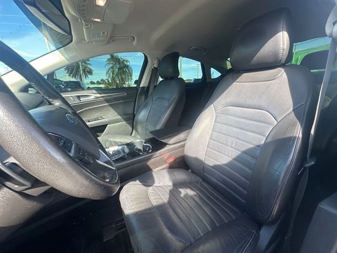 Used 2016 Ford Fusion SE w/ Equipment Group 202A image 21