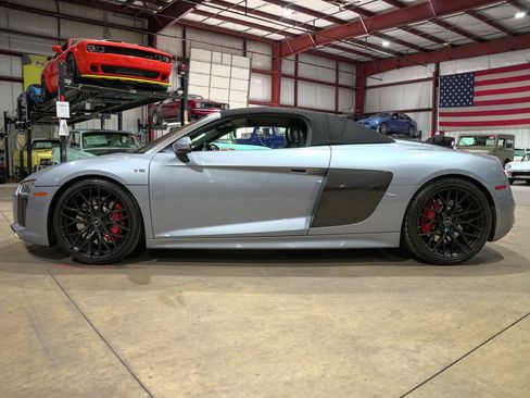Used 2018 Audi R8 V10 w/ Carbon Exterior Package AWD/4WD image 21