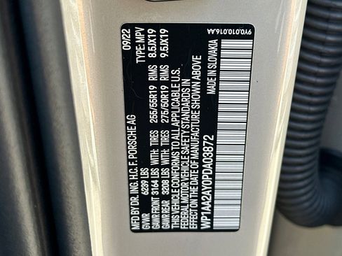 Certified 2023 Porsche Cayenne AWD/4WD image 29