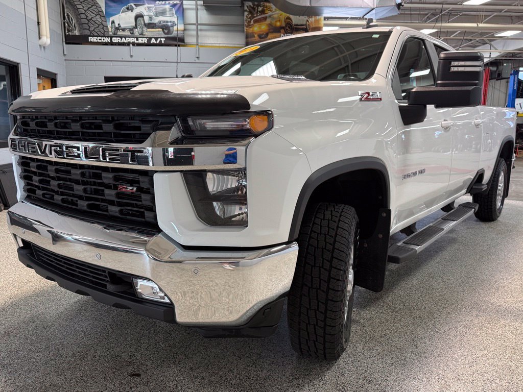 Used 2022 Chevrolet Silverado 3500 LT w/ True North Edition AWD/4WD image 3