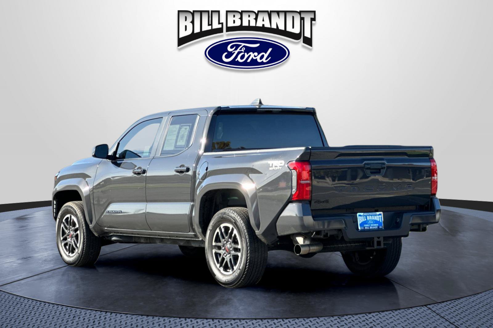 Used 2025 Toyota Tacoma TRD Sport AWD/4WD image 5