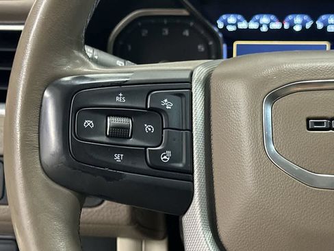 Used 2021 GMC Yukon XL Denali w/ Denali Premium Package RWD image 17