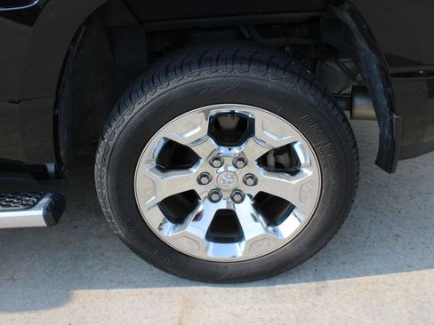 Used 2019 RAM 1500 Big Horn AWD/4WD image 11