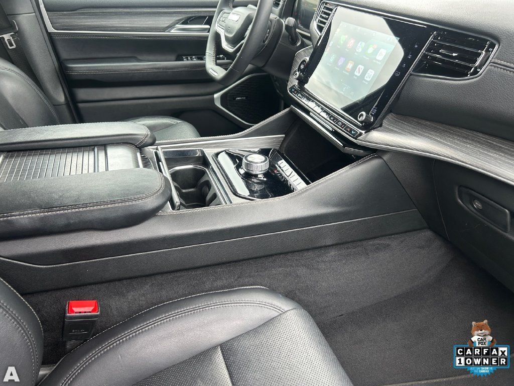Used 2024 Jeep Wagoneer Series II w/ Flexible Seating Group RWD image 13