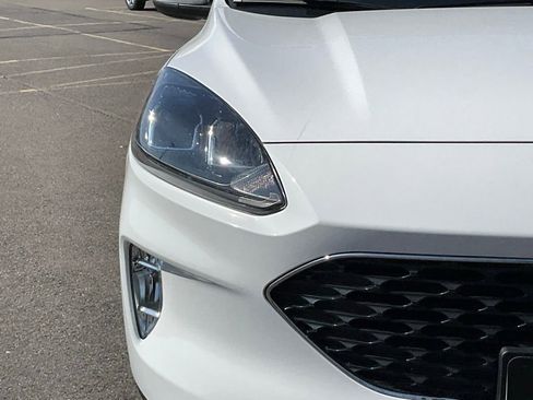 Used 2022 Ford Escape SEL w/ Technology Package FWD image 2