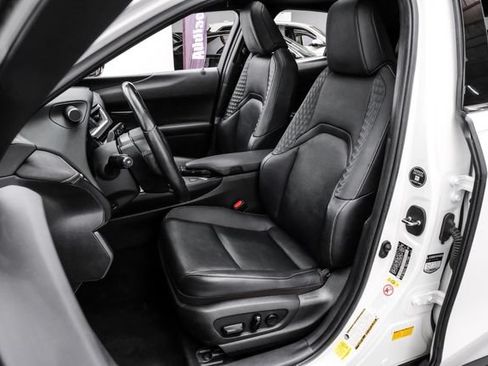 Used 2019 Lexus UX 200 w/ Premium Package FWD image 41