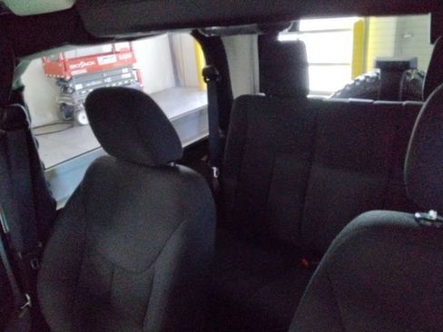 Used 2018 Jeep Wrangler Sport image 10