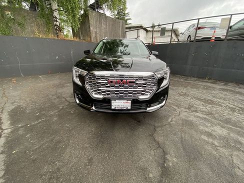 Used 2022 GMC Terrain Denali w/ Denali Premium Package AWD/4WD image 9