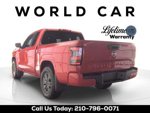 Used 2025 Nissan Frontier SV RWD image 3