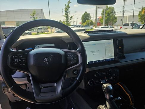 Used 2023 Ford Bronco Badlands AWD/4WD image 12