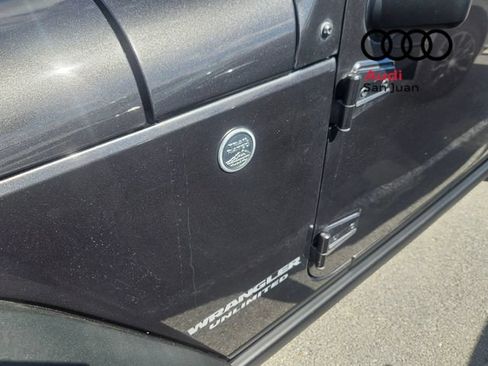 Used 2017 Jeep Wrangler Unlimited Rubicon w/ Connectivity Group AWD/4WD image 6