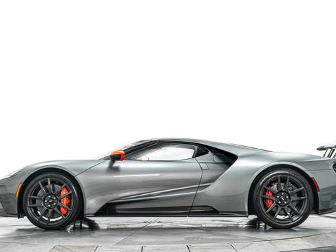 Used 2019 Ford GT RWD image 6