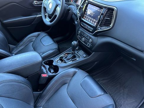Used 2022 Jeep Cherokee Limited w/ Mopar Interior Package AWD/4WD image 16