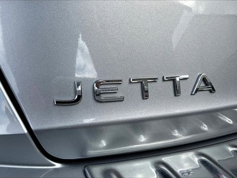 Certified 2024 Volkswagen Jetta SE image 31