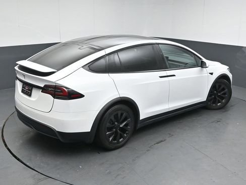 Used 2022 Tesla Model X image 44