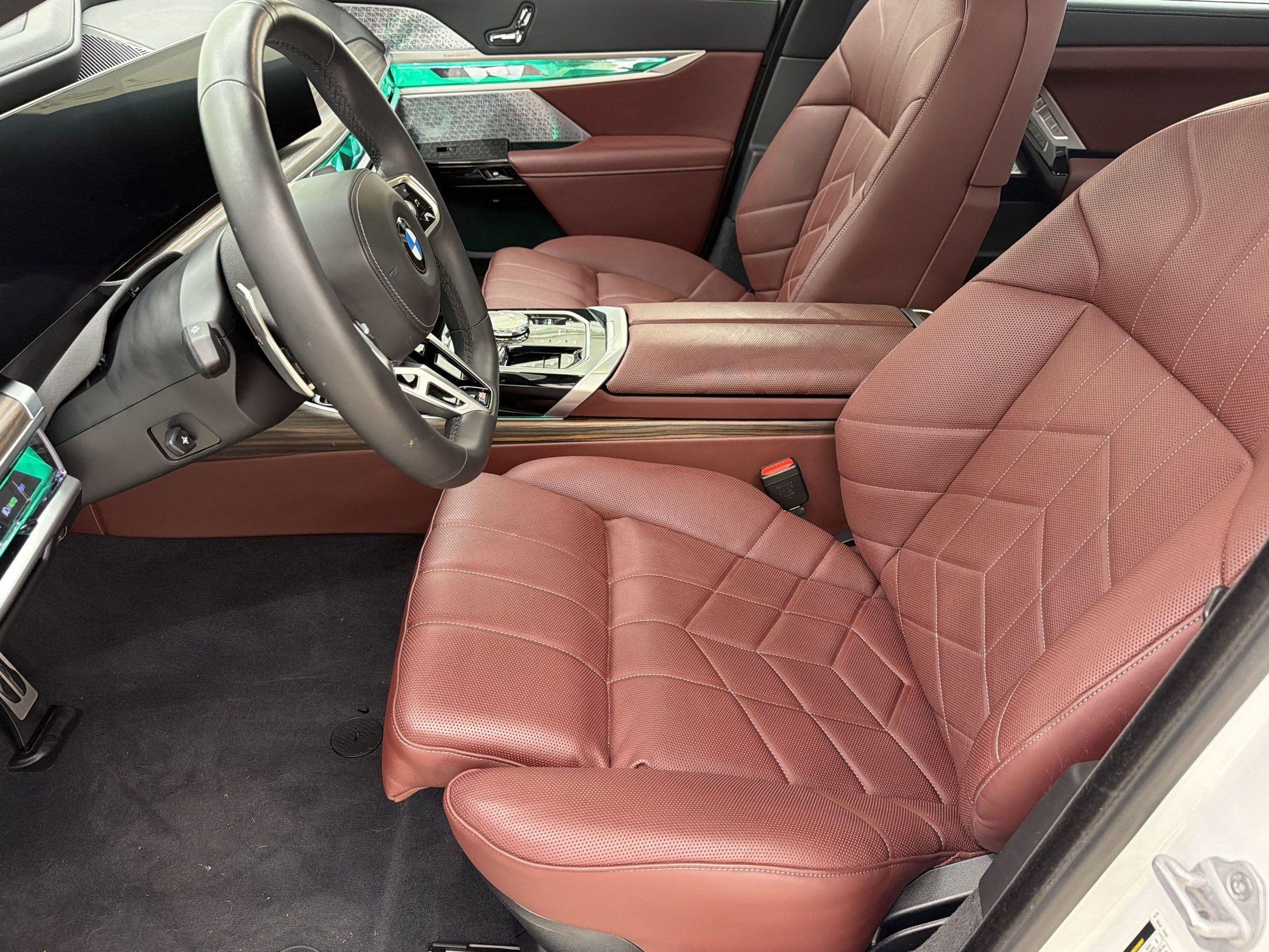Used 2025 BMW 760i xDrive AWD/4WD image 5