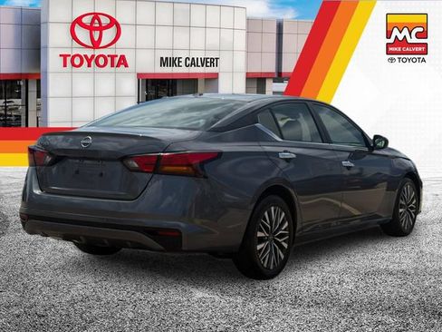 Used 2025 Nissan Altima 2.5 SV FWD image 5