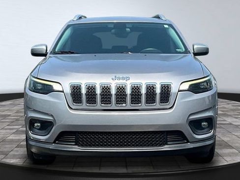 Used 2019 Jeep Cherokee Latitude w/ Popular Appearance Group FWD image 2