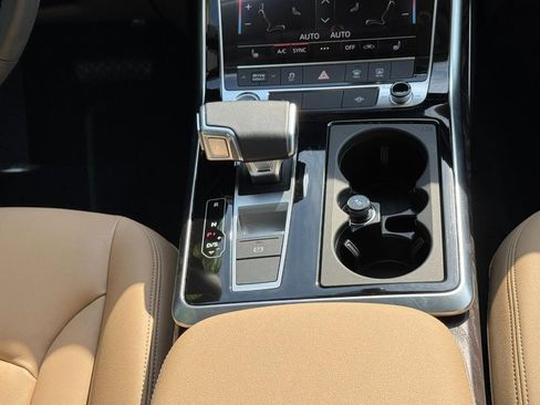 Used 2025 Audi Q7 3.0T Premium image 14