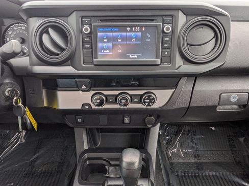 Used 2018 Toyota Tacoma SR image 20