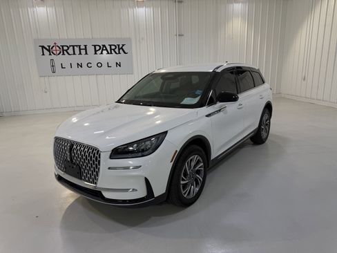 Used 2023 Lincoln Corsair FWD image 1