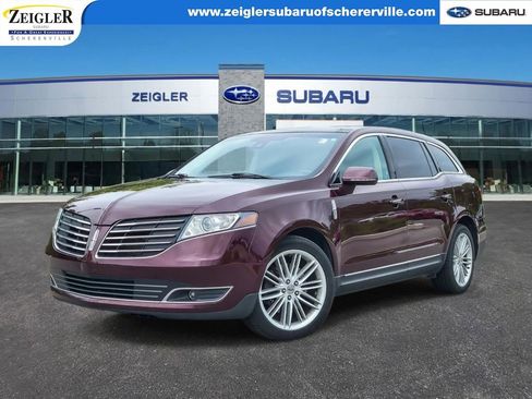 Used 2018 Lincoln MKT AWD image 1