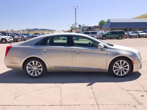 Used 2015 Cadillac XTS Luxury w/ Driver Awareness Package FWD image 5