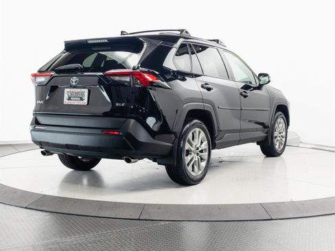 Used 2021 Toyota RAV4 XLE Premium w/ Carpet Mat Package (TMS) image 12