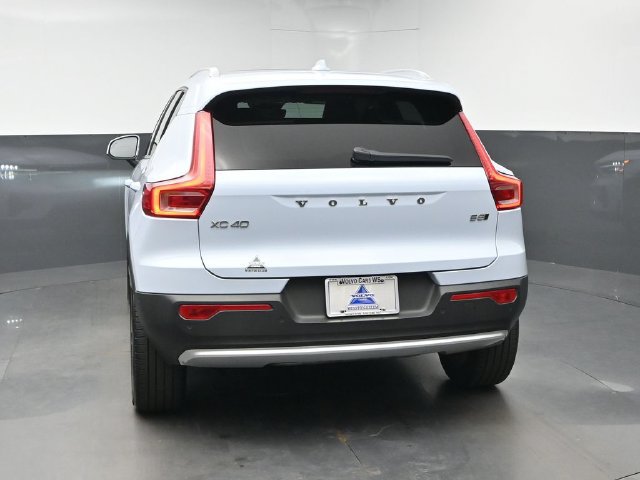Used 2024 Volvo XC40 B5 Ultimate AWD/4WD image 7