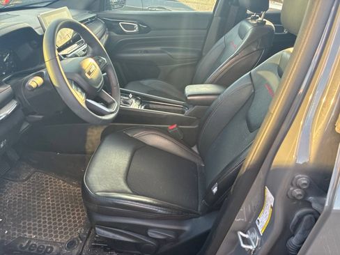 Certified 2023 Jeep Compass Trailhawk AWD/4WD image 8
