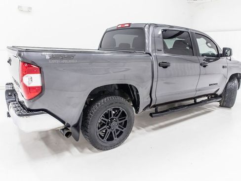 Used 2018 Toyota Tundra SR5 w/ SR5 Upgrade Package image 7