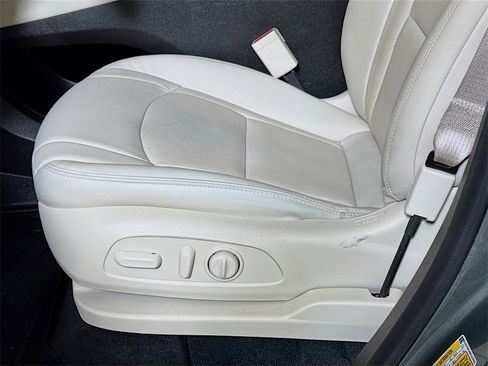 Certified 2023 Buick Enclave Essence w/ Trailering Package, 5000 lbs. image 17