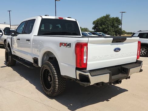 Used 2025 Ford F250 XLT w/ FX4 Off-Road Package AWD/4WD image 2