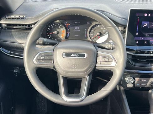 Used 2022 Jeep Compass Altitude w/ Sun and Sound Group image 17