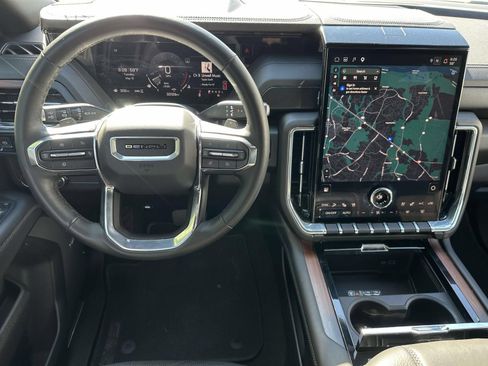 Used 2025 GMC Yukon Denali AWD/4WD image 8