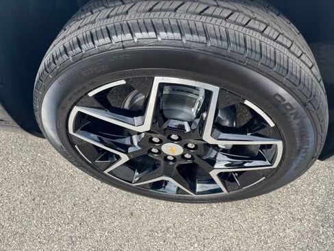 New 2026 Chevrolet Traverse High Country w/ LPO, Floor Liner Package AWD/4WD image 9