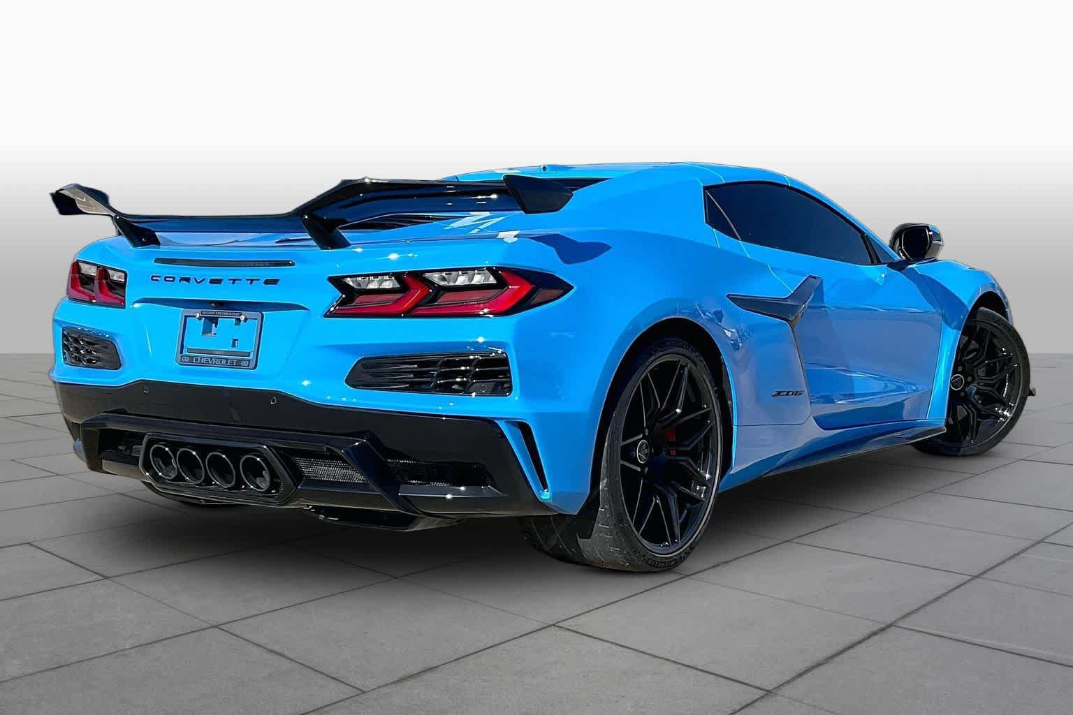 Used 2024 Chevrolet Corvette Z06 w/ Z07 Performance Package RWD image 14