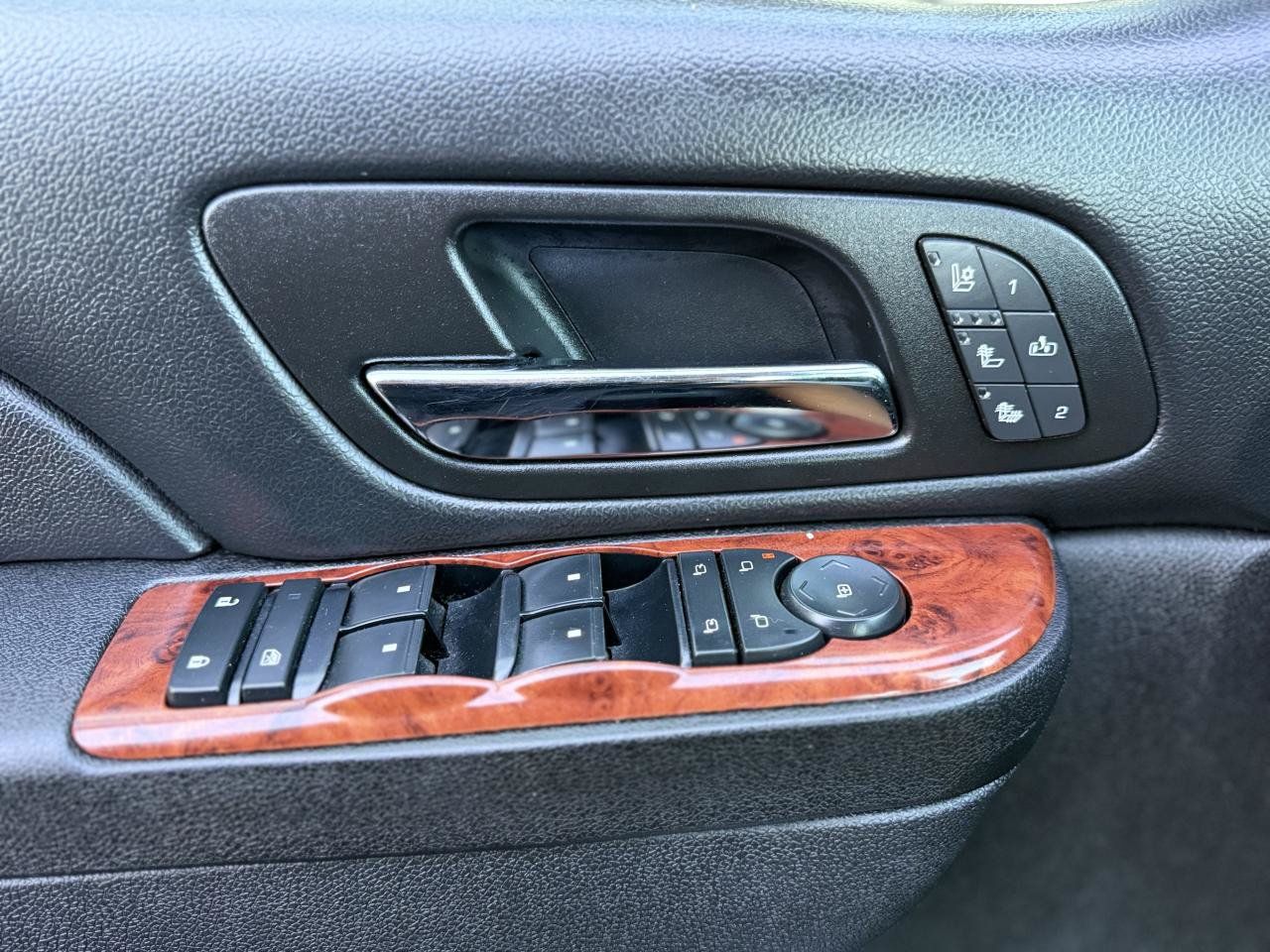 Used 2013 Chevrolet Suburban LTZ AWD/4WD image 23